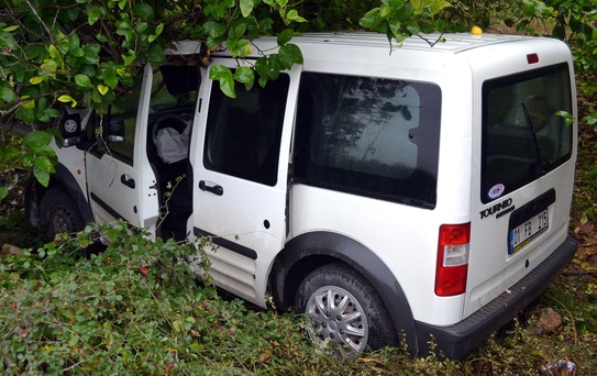 Kozan'da Trafik Kazası: 3 Yaralı