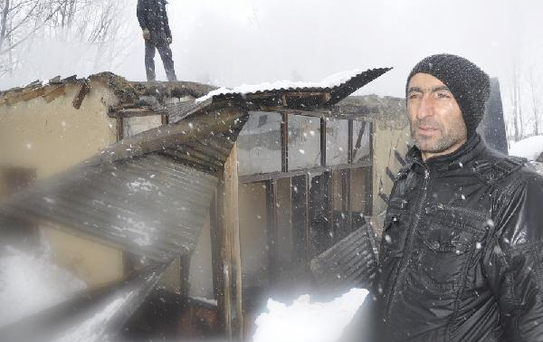 Namaz İçin Kalktı Ailesini Kurtardı