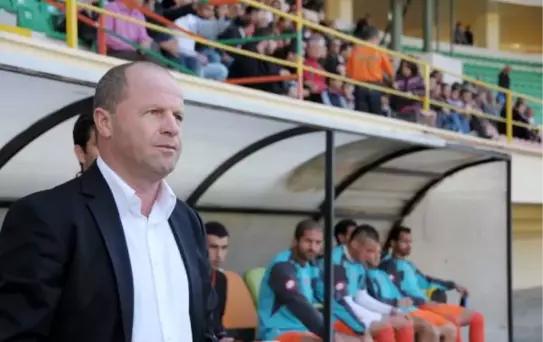 Antalyaspor Hentbol Takımı Can Çekişiyor