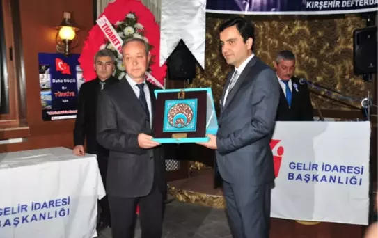 Vergi Rekortmenleri Plaketle Ödüllendirildi