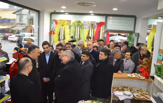 Çaycuma'da Tarımsal Ürünler Satış Mağazası Açılışını Vali Ayyıldız Yaptı