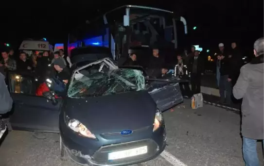 Otobüs Kazası 4 Kişilik Aileyi Yok Etti