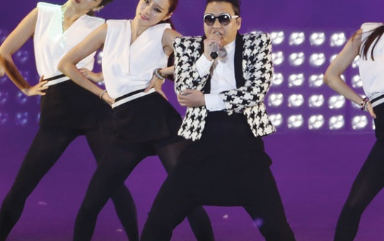 PSY, Yeni Klibiyle Youtube'u Salladı