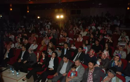 Öğrencilerin Gösterisi Büyüledi