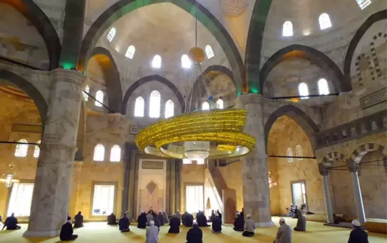 Bu Cami İki Türk Devletinden İzler Taşıyor