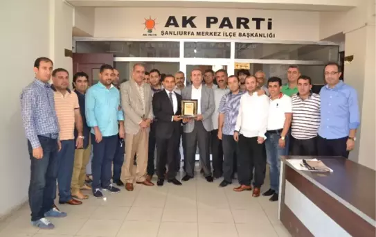 AK Parti Merkez İlçe Teşkilatı İstifasını Sundu