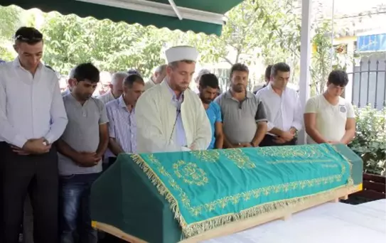 Küçük Rüzgar Toprağa Verildi