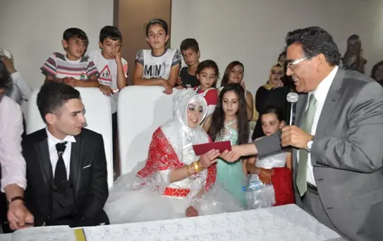 CHP'li Vekiller Sason'da Halay Çekti