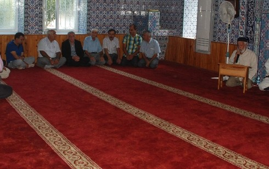 MHP'li Uzunırmak Adnan Menderes Adına 52 Camide Mevlit Okuttu