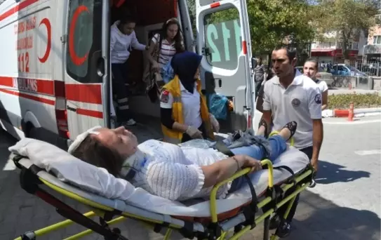 Üniversite Kaydı Yolunda Kaza: 4 Yaralı