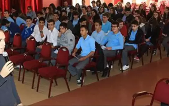 Gaziosmanpaşa'da Bilinçli Sosyal Medya Eğitimleri Başladı