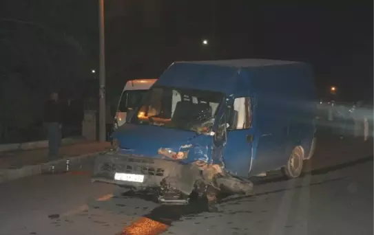 Afyonkarahisar'da Okul Servisi İle Araç Çarpıştı: 6 Yaralı