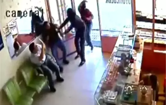 Silahlı kuyumcu soygunu