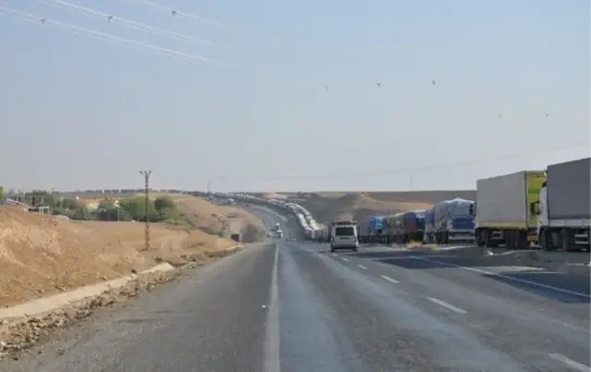 Irak Sınırında 40 Kilometrelik Kuyruk Oluştu