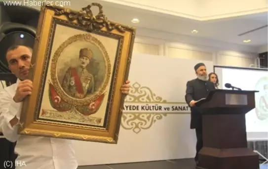 Atatürk'ün Taş Baskı Portresi 7 Bin 500 Liraya Satıldı