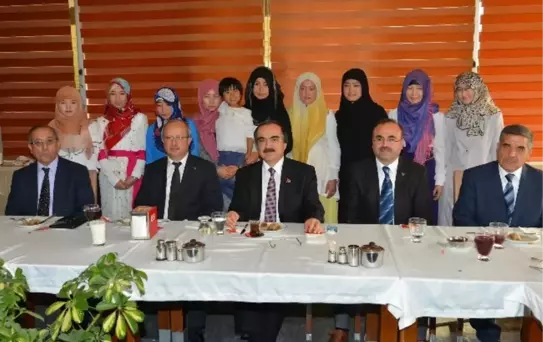 Vali Coş, Çinli Öğrenciler ile Bir Araya Geldi