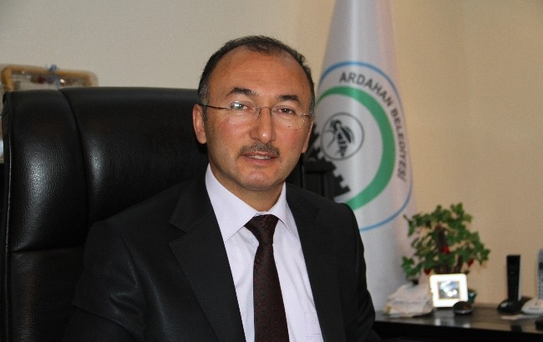 Ardahan'da AK Parti'nin Adayı Yeniden Faruk Köksoy