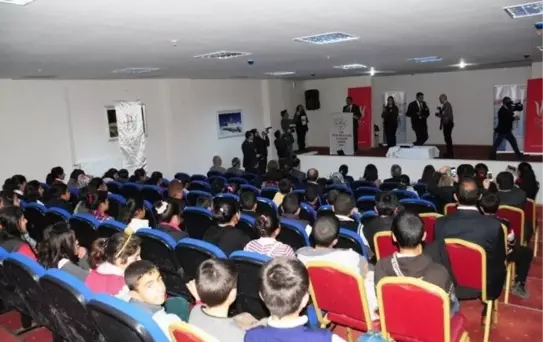 Van'da Engellilere Sinema Filmi İzletildi