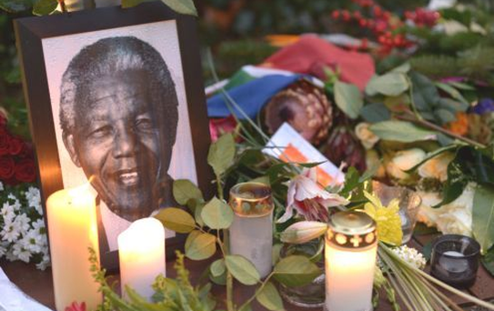 Hollanda'da Mandela İçin Tören Düzenlendi
