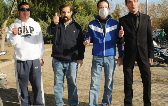 4 Yüz Nakillinin Birlikte Mutluluk Pozu