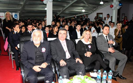 Öğrenciler Yılmaz Özdil'i Yılın En İyi Köşe Yazarı Seçti