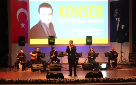 Üstad Şiirleriyle Anıldı