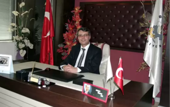 Bucak'ta Eski Belediye Başkanlarına Plaket Verildi
