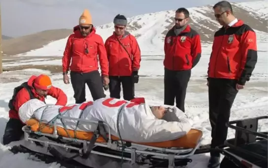 Tügiad'dan Akut'a Anlamlı Hediye