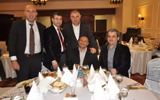 AK Parti Adayı Bulut, Burdurlular Derneği Üyelerine Projelerini Anlattı
