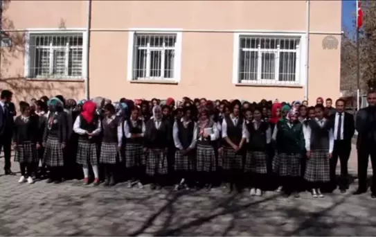 Harçlıklarını Suriyeli sığınmacılara gönderdiler -