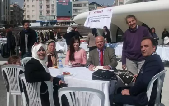 Kent Konseyi Kadınlar Kolundan Çocuklar Yararına Kermes