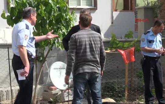 Polis Memuru, Üstüne Saldıran Köpeği Vurarak Durdurdu