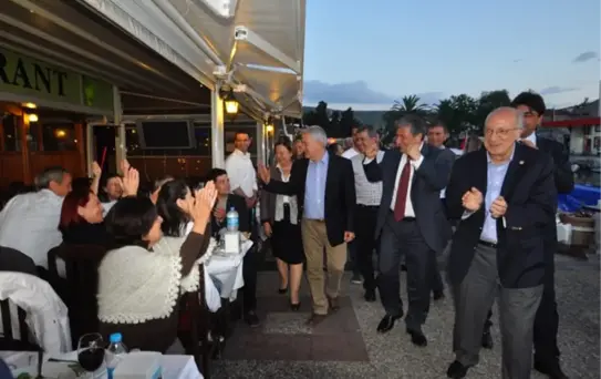 İzmir Milletvekilleri, Foça'da Alkışlarla Karşılandı