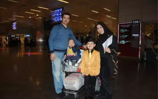 Nur Muhammed ve Ailesi, Vize Sorunu Nedeniyle Havalimanında Mahsur Kaldı