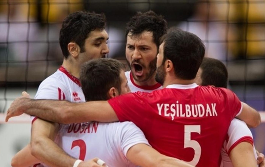 A Milli Erkek Voleybol Takımı, Cev Avrupa Şampiyonası İçin Danimarka'ya Gitti