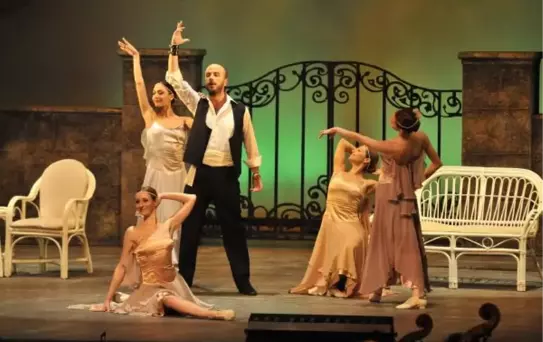 Lüküs Hayat, Kapalı Gişe Veda Etti