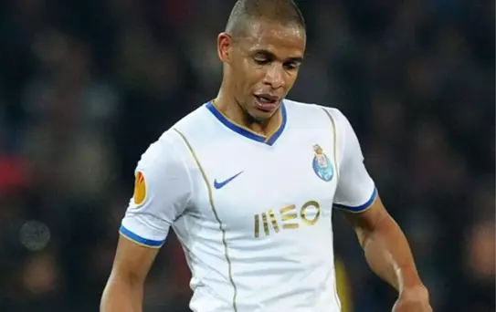 Manchester City İmzayı Attırıyor