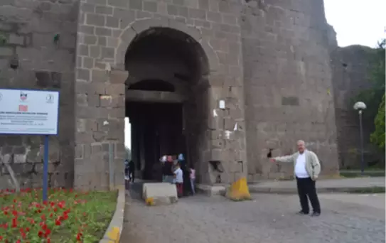 AK Parti'li Hamzaoğulları: Urfa Kapı Onarılacak