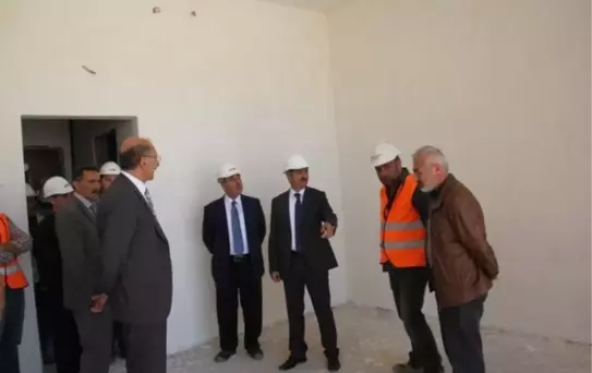 Vali Ünlüer Yapımı Devam Eden Öğrenci Yurt İnşaatlarında İncelemelerde Bulundu