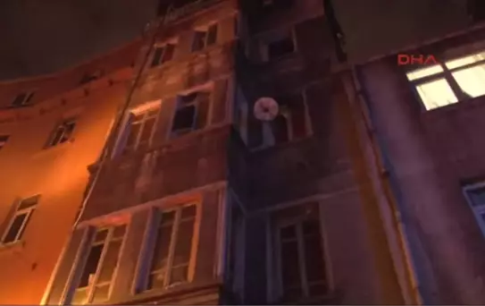 Evlerine Gittiği 2 Travestiden 1'ini Öldürmek, Diğerini de Yaralamakla Suçlanan Şüphelinin, Suç...