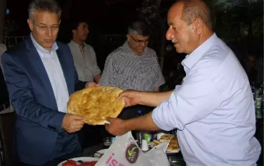 Mardin Valisi Taşkesen Derik'te İftar Programına Katıldı