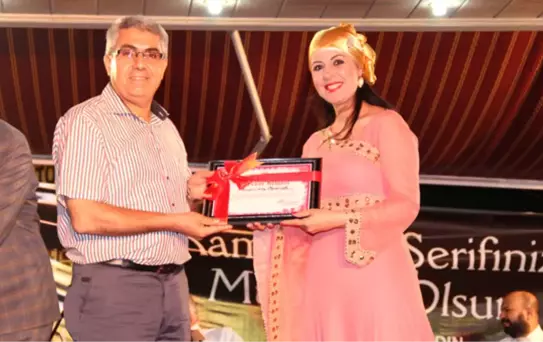 Emine Sevinç Öksüzoğlu Isparta'da Aşk-I Nebi Konseri Verdi