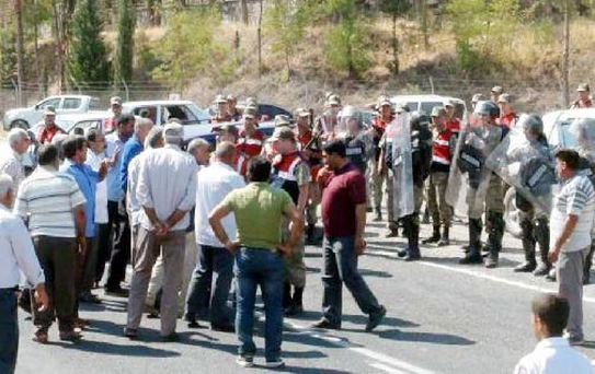Şanlıurfa'da Çiftçilerden Yol Kapatma Eylemi