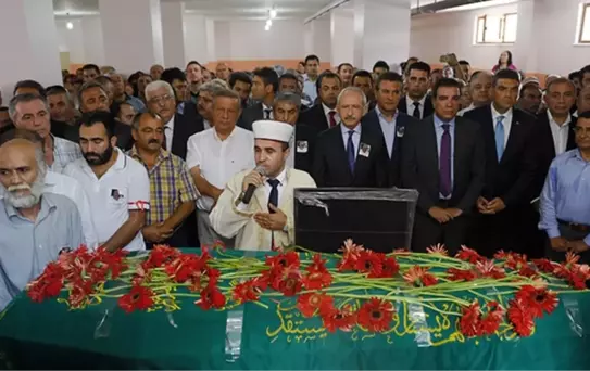 CHP Genel Başkanı Kılıçdaroğlu Cenaze Törenine Katıldı