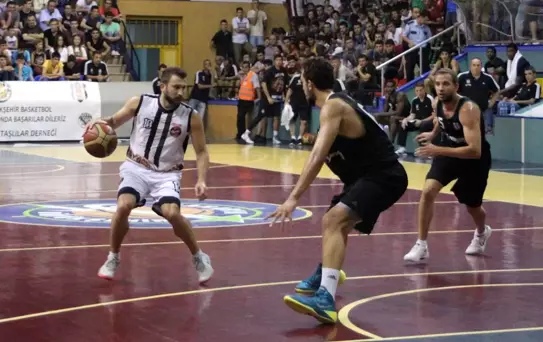 Beşiktaş Integral Forex ile Sakarya Belediyespor, Seba Anısına Oynadı