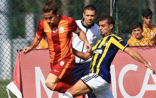 Aydın Sakatlandı, Eşi Gözyaşlarını Tutamadı