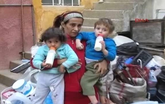 5 Çocuk Annesi Kadın Çöp Toplayarak Geçinmeye Çalışıyor
