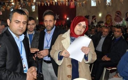 AK Parti İlçe Kongresinde Kadın Aday Gerginliği