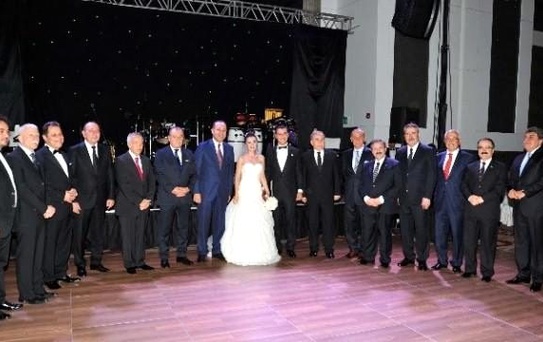 5 Adana Valisini Buluşturan Düğün