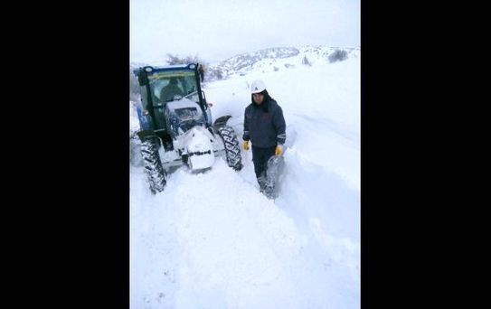 Yedaş Arıza Timleri Buz ve Karla Savaşıyor